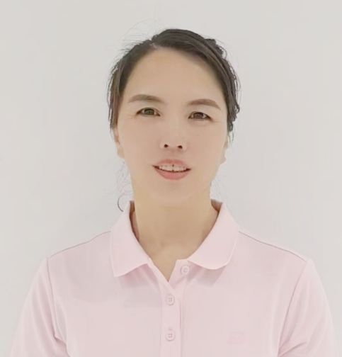 沪家云金牌育婴师吕阿姨本人形象照